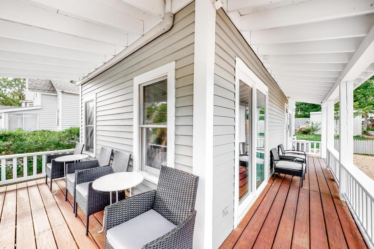 Oak Bluffs Cottage ภายนอก รูปภาพ